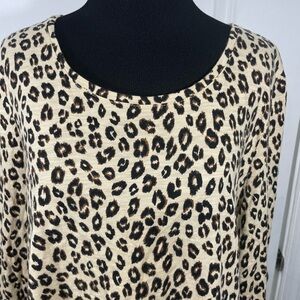 Chicos is Leopard Print Long Sleeve Top Size 1 CB-